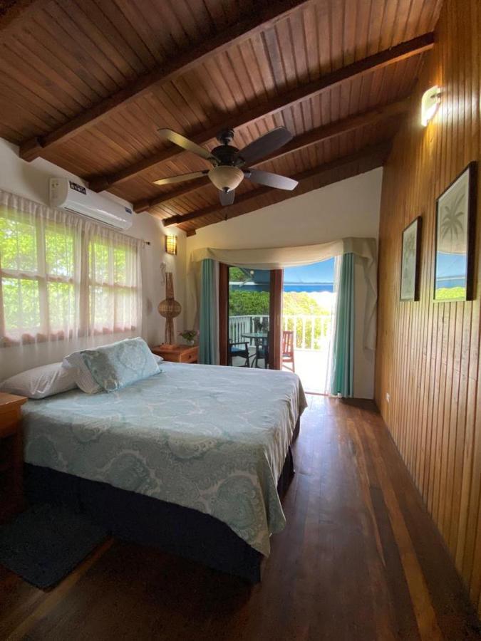 The Isabela Beach House Puerto Villamil Buitenkant foto