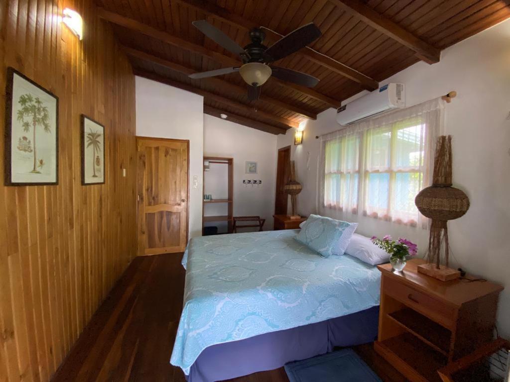 The Isabela Beach House Puerto Villamil Buitenkant foto