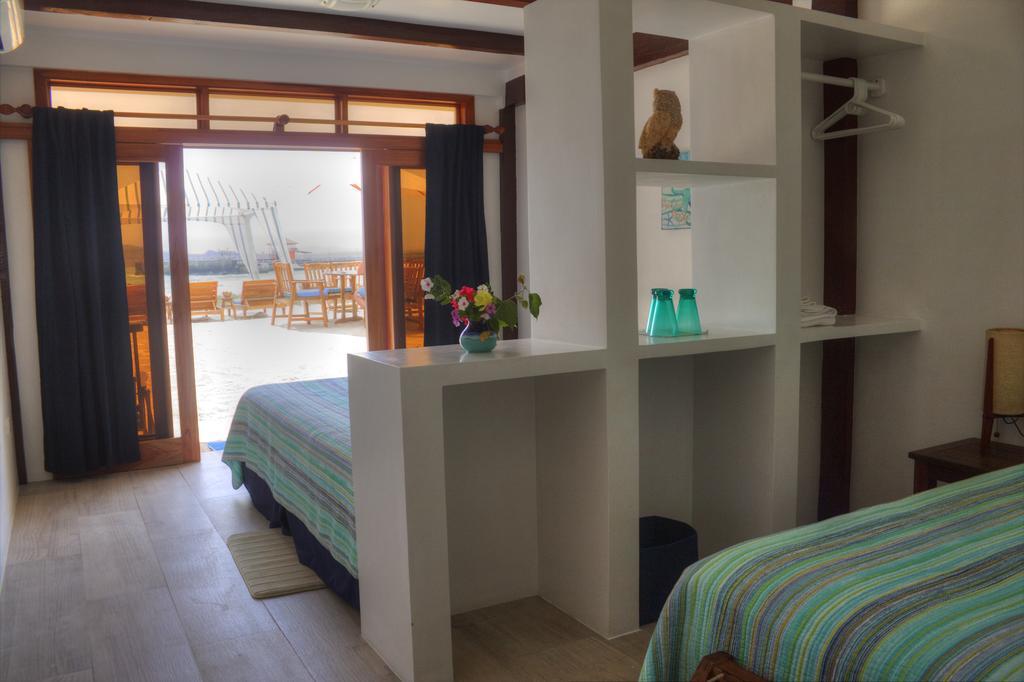 The Isabela Beach House Puerto Villamil Buitenkant foto