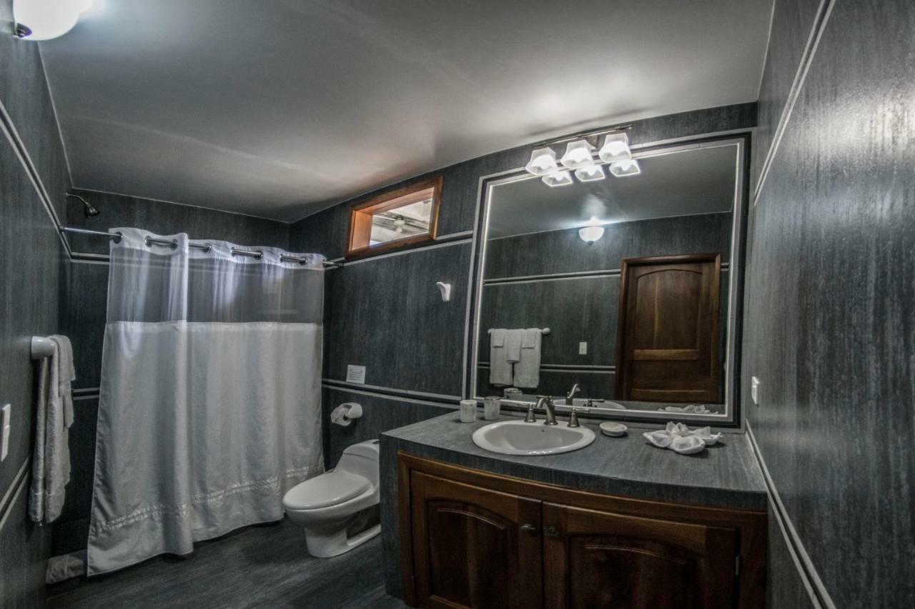 The Isabela Beach House Puerto Villamil Buitenkant foto