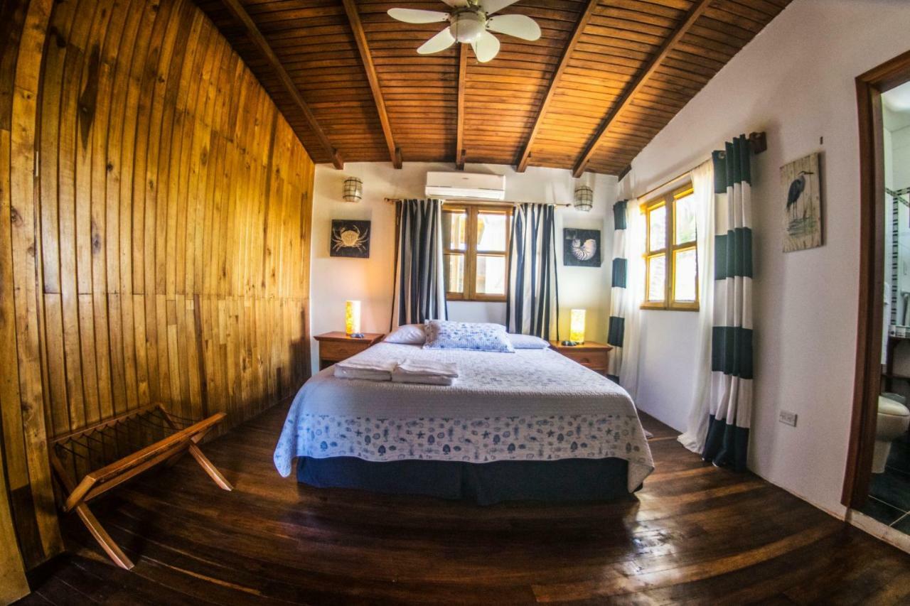 The Isabela Beach House Puerto Villamil Buitenkant foto